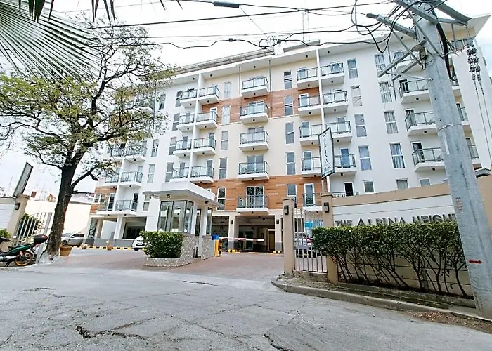 Reddoorz @ Alpina Heights Paranaque Hotel 4*