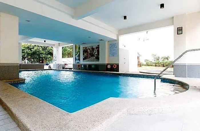 Hotel Reddoorz @ Alpina Heights Paranaque 4*