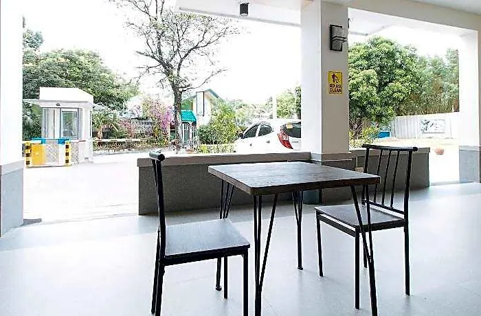 Hotel Reddoorz @ Alpina Heights Paranaque
