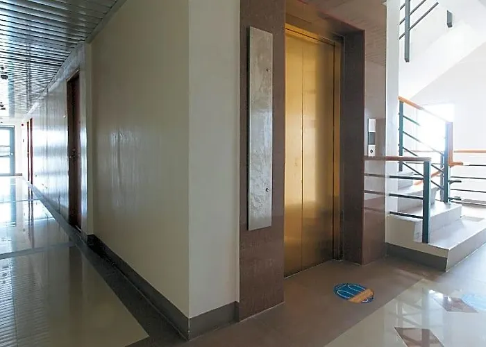 Hotel Reddoorz @ Alpina Heights Paranaque 4*
