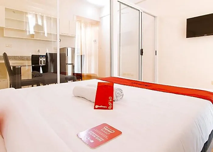 Hotel Reddoorz @ Alpina Heights Paranaque Manila