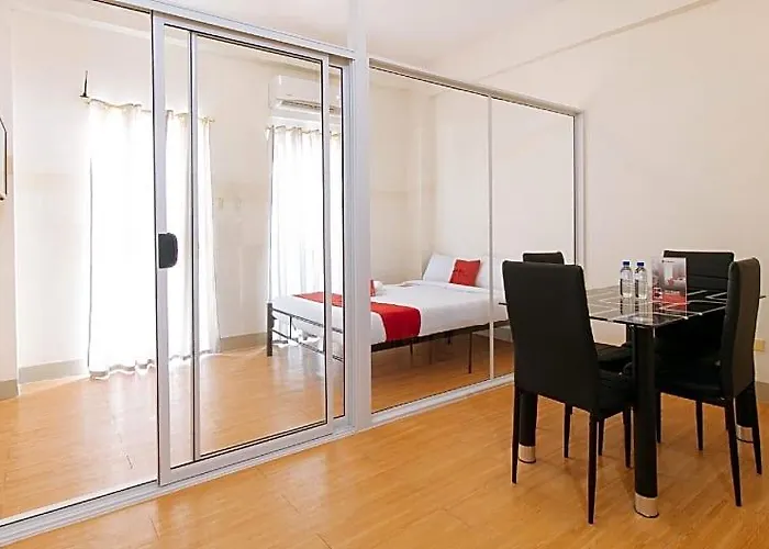 Reddoorz @ Alpina Heights Paranaque Hotel 4*
