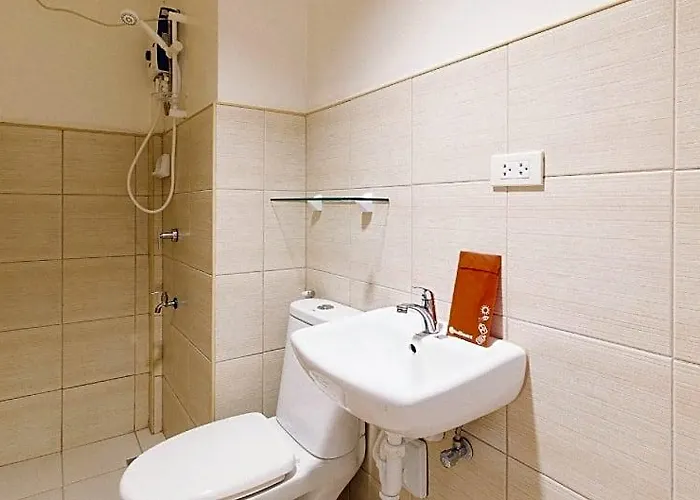 Hotel Reddoorz @ Alpina Heights Paranaque Manila